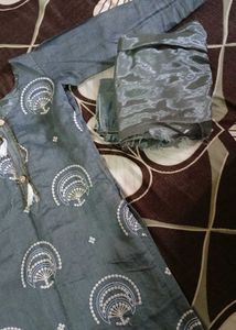 A Party Wear Kurta Set With Pants nd Dupatta