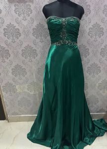 Emerald Green Evening Gown💚🦋🎀