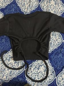Black Long Sleeve Crop Top
