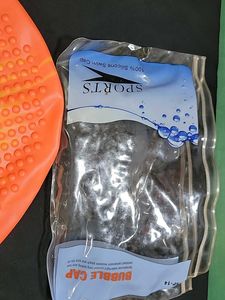 SPORTS 100% silicon, bubble swim cap.