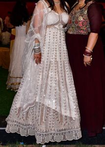 Heavy Lehnga With Backless Blouse And Dupatta.