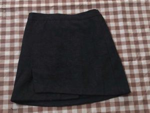 🖊️Office Woolen Skirt With Satin Finish 📓
