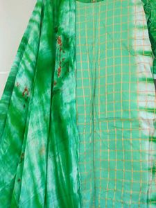 Green Kurti + duppata pair
