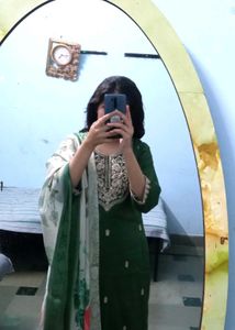 Green Embroidered  Zari Kurta Set  Printed Duptta
