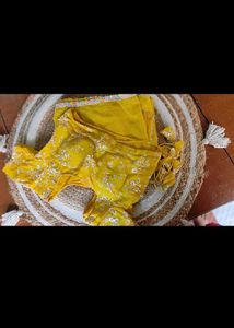 Saree With Stitch Padded Blouse