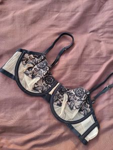 H&amp;M Floral Designer Mesh Bra 34C