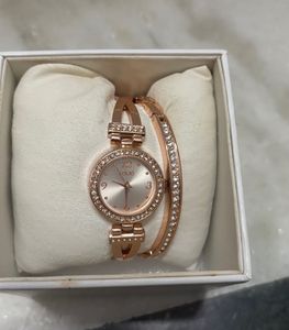 Timeless Elegance With Braclet .