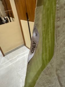 ONLY top Balloon Sleeves And Vlinched At Waist