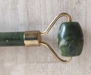 Dark Green Real Jade Face Massager Roller – UNUSED
