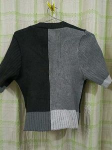 Cropped Grey- black Top