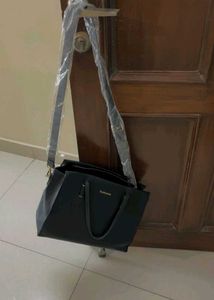 Van Huesen Handbag