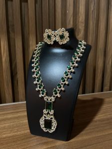 Elegant Emerald &amp; Crystal Jewelry Set