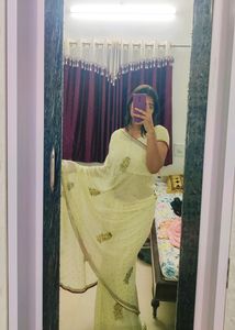 Cream Red Saree With Diamond 🤍