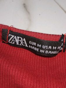 RED ZARA CROP TOP WITH BLACK LACE DETAIL