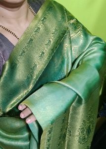 DualTone Green Soft Silk Saree With Kuchu