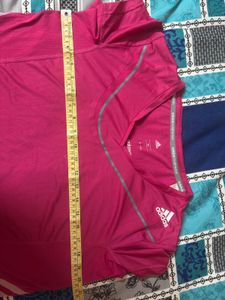 Adidas T-shirt