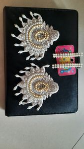 beautiful pearl earrings and pearl hair pins as freebie🥰