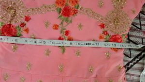 Srara, Gown