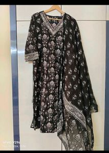New Unused PureCotton Vneck Suit