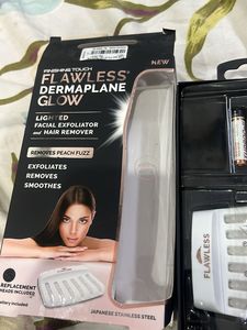Flawless Dermaplane Golw Lighted Facial Exfoliator