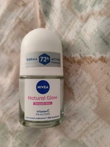 NIVEA Natural Glow Deodorant