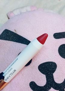 Myglamm Prefect Curves Moisturising MatteLipCrayon