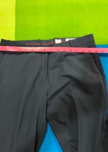 Navy Blue Women&#39;s Business Suit