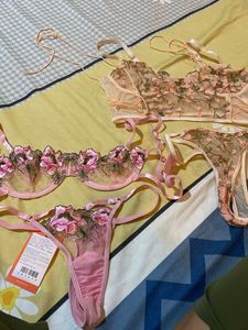 Urbanic lingerie set of 2