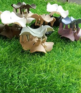 Mate Floral Design Korean Hair Claw