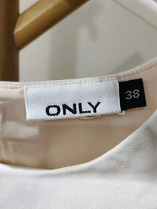 Sleevless Peter Pan Collar Top
