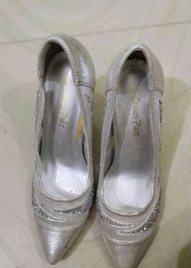 White High Heels 👠