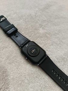 Ambrane Wise Glaze Smartwatch
