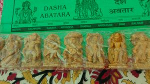 Vintage Dasha Abatara Figurine Set