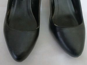 Marc Loire Black Slingback Heels