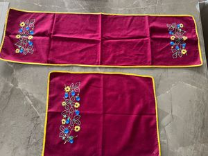 Embroidered Table Runner And 6 Mat Set