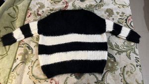 🖤🤍Ultra-Soft Fuzzy Sweater 🖤🤍