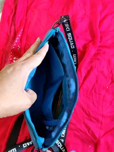 Unisex Wildcraft Casual Sling Bag 💙