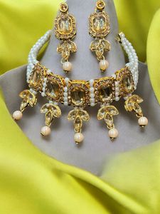 Classic Elegance Gem Choker Set🌸