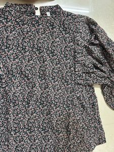 Beautiful Top With Trendy Sleeves