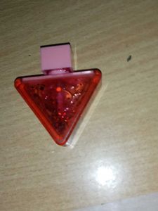 this gloss  is very cute Korean lip glos