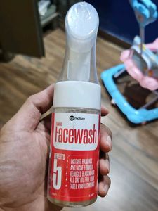Foaming Facewash With Brush By Be Mature