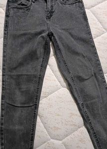 Straight Fit Skinny Jeans For Women