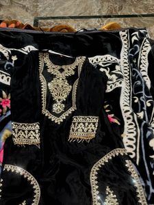 Elegant Black Velvet Dupatta