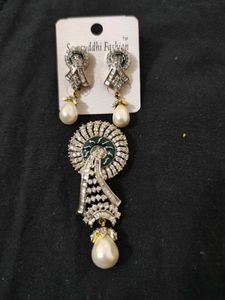 🥰Beautiful AD Pendant with Earrings