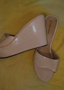 Venus Steps Hills