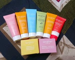 Dot &amp; Key Skincare Set Pack Of 8