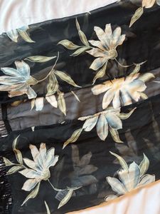 Black and white free size shrug
