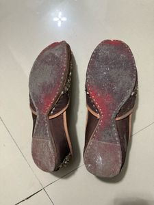 Embellished Brown Juttis