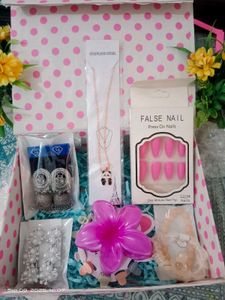 Premium Gift Hamper For Women&#39;s