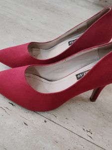 Imported  Maroon Heel In Good Condition